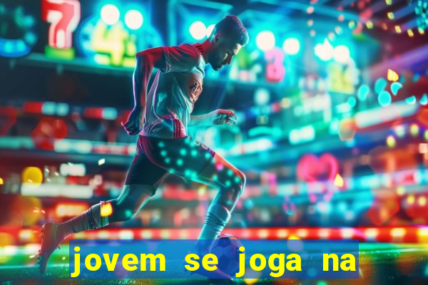 jovem se joga na linha do trem 2024