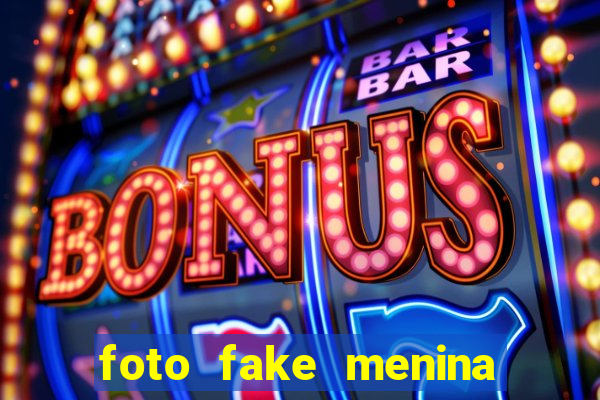 foto fake menina cabelo cacheado